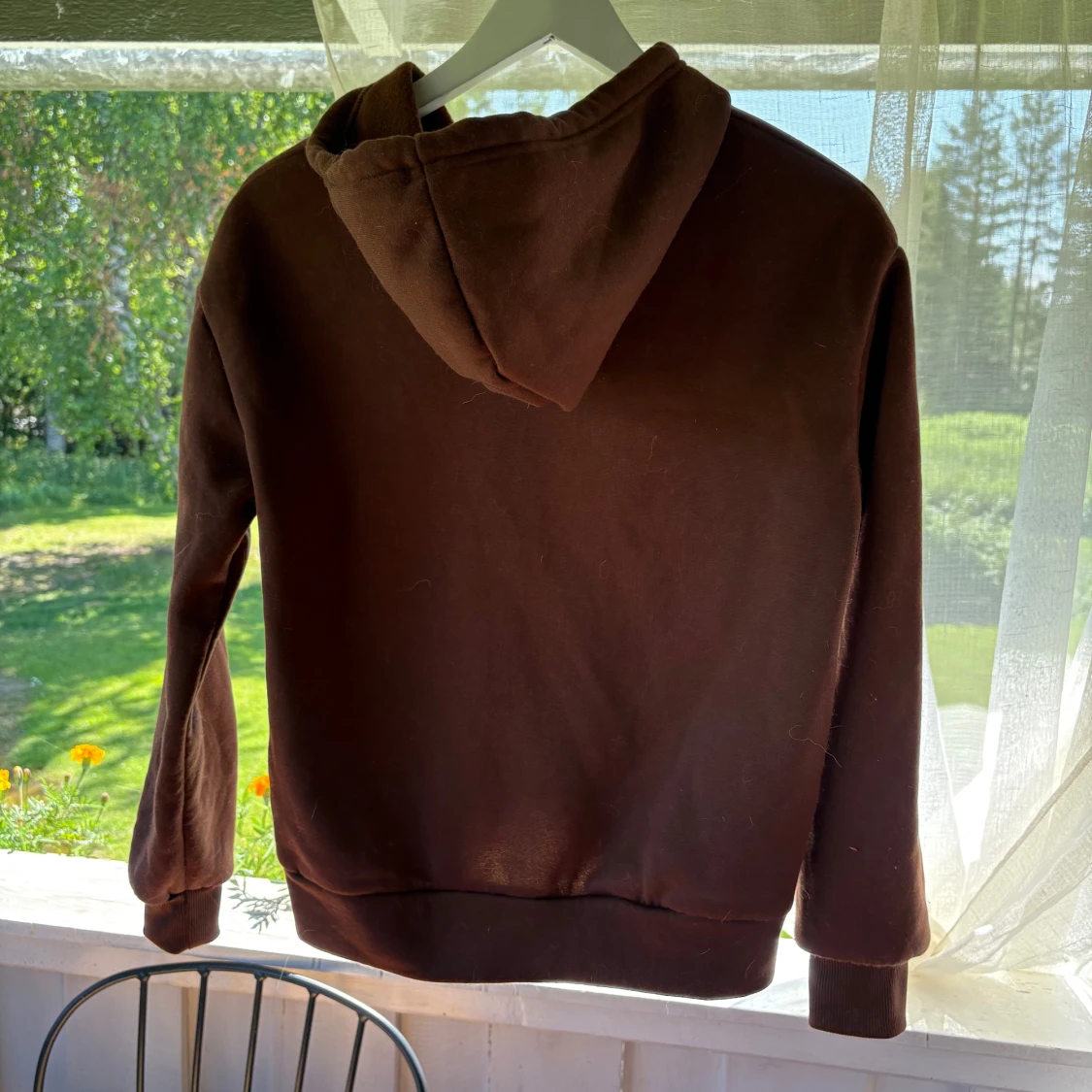 Brun hoodie med dragkedja från SHEIN - 1