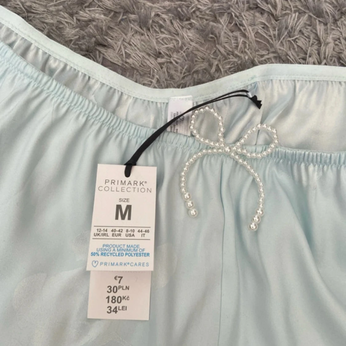 Ljusblå satinshorts från Primark - 3