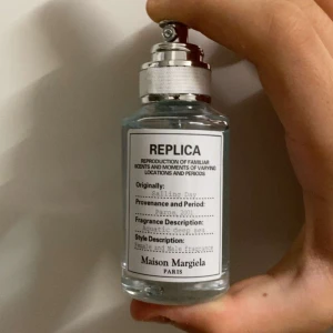 Maison Margiela Sailing Day - Säljer Sailing Day, 25/30ml kvar. Box och kork kommer ej med men kvittot finns. Kan gå ner i pris vid snabb affär