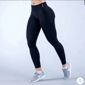 Dfyne inpact leggings svart - Storlek M passar S.