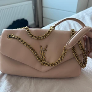 Rosa väska - Snygg ysl liknande väska💕