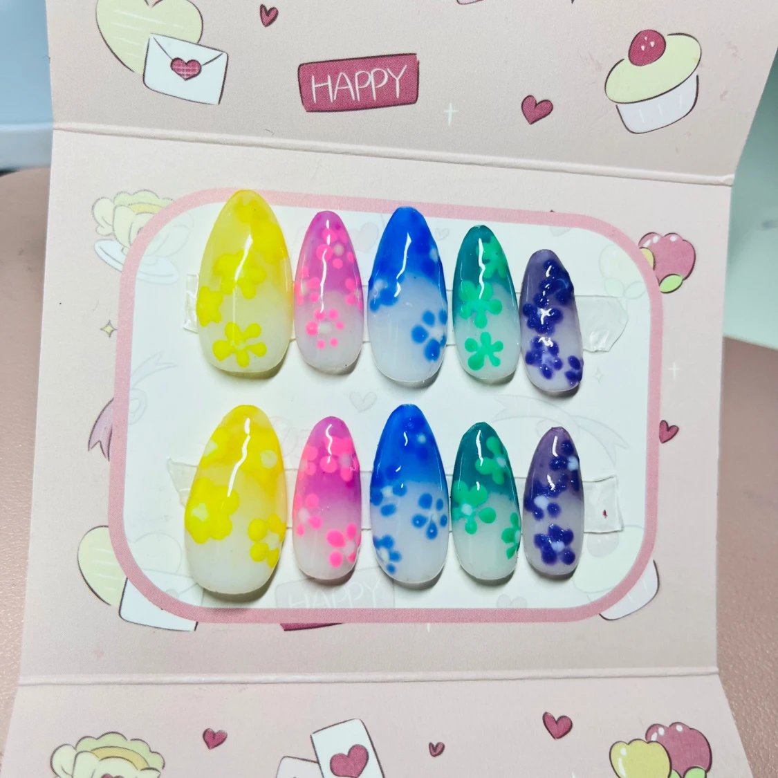 Färgglada lösnaglar med blommor - 2