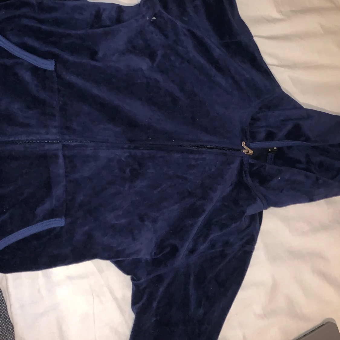 Mörkblå velourjacka Juicy Couture