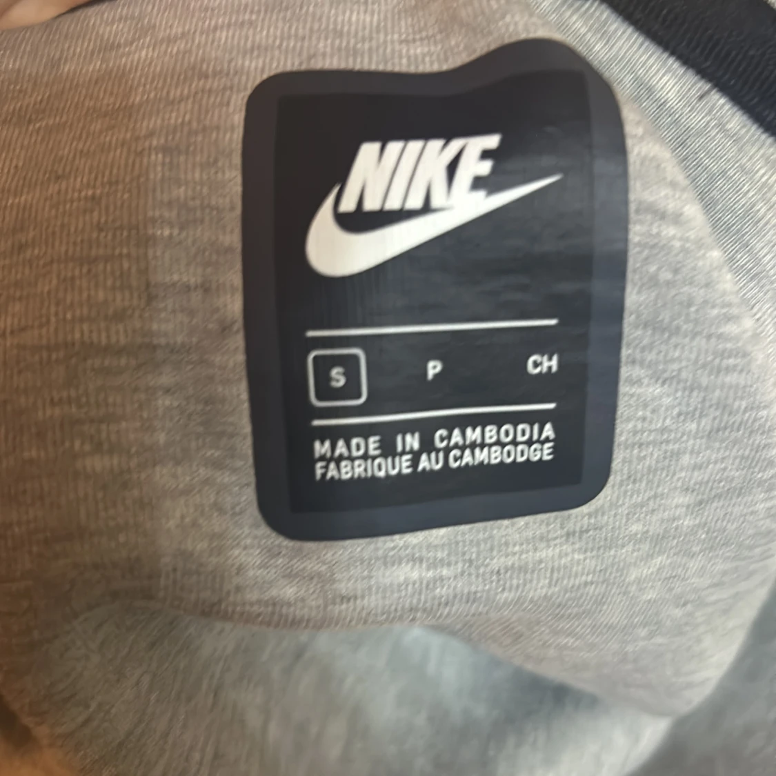 Grå Nike hoodiejacka med dragkedja - 2