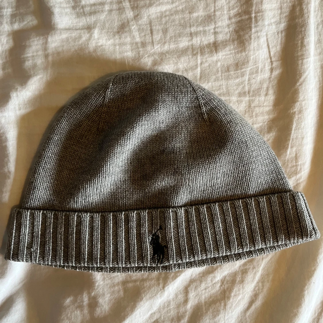 Grå ralph lauren mössa