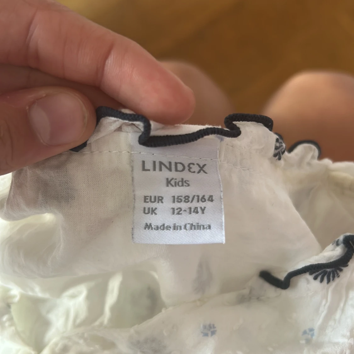 Vit blommig blus från Lindex - 2