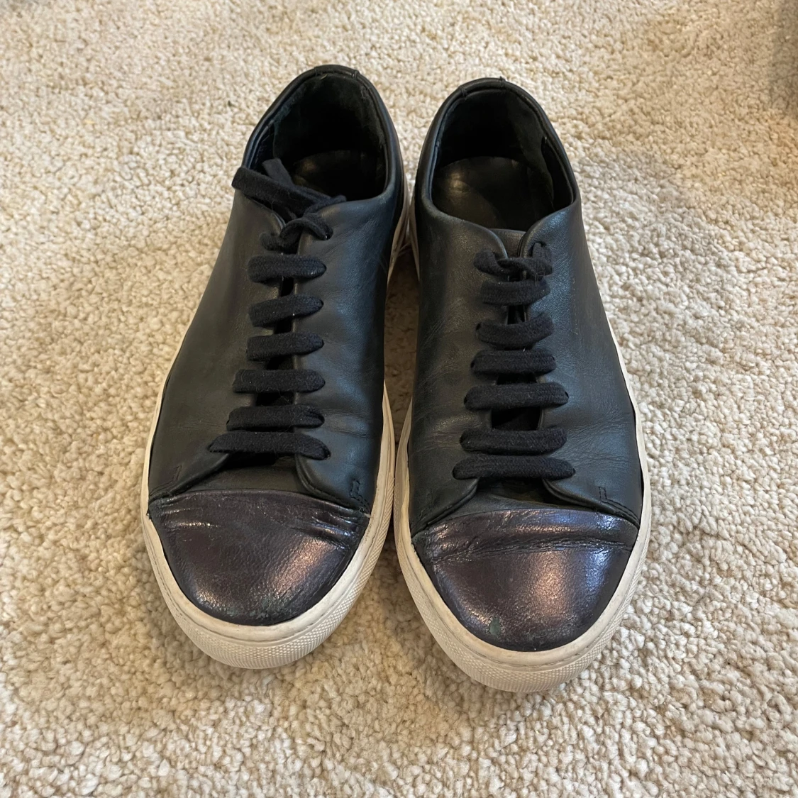 Svarta sneakers från Axel Arigato  - 2