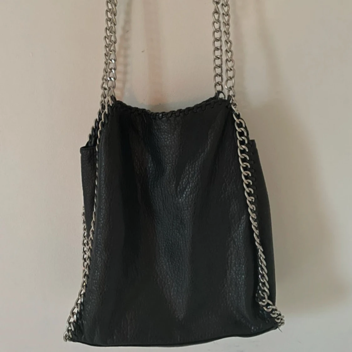 Svart axelväska från Tiamo