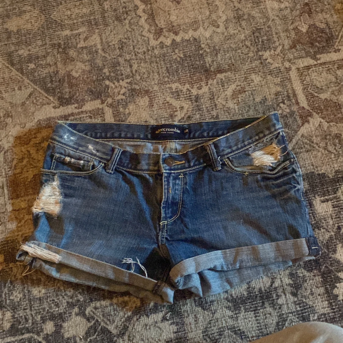 Lågmidjade jeansshorts  - 3