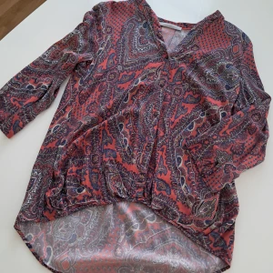 Betty & Co - En fin blus från Betty & Co I 100 % viscose och i mycket bra skick. 