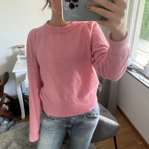 Rosa stickad - Stickad rosa tröja, aldrig använd❤️