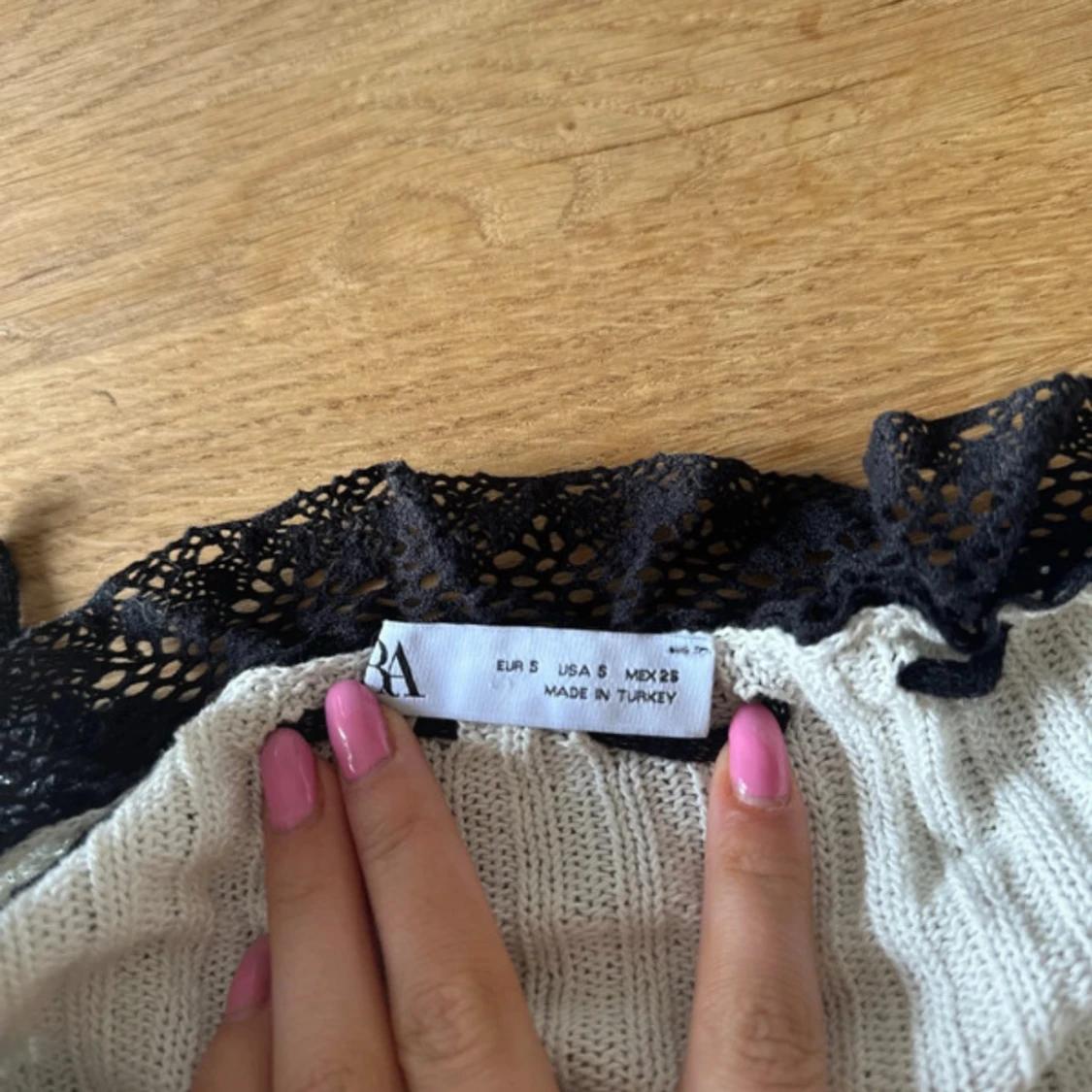 Beige och svart topp från Zara - 2