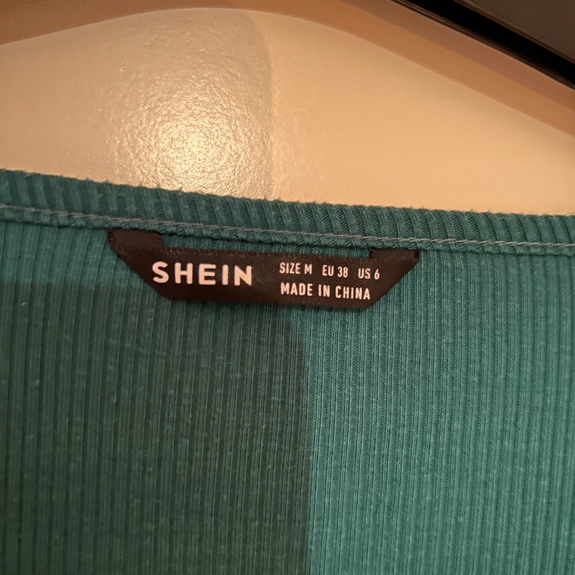 Grön ribbad topp från Shein - 2