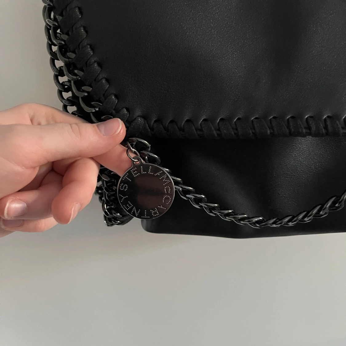 Svart axelväska från Stella McCartney - 1