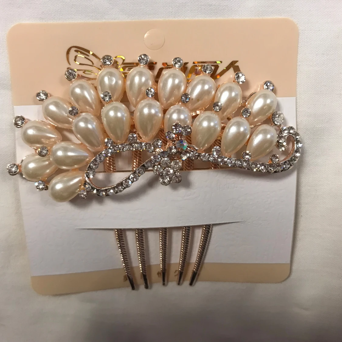 Hårkam med pärlor och strass