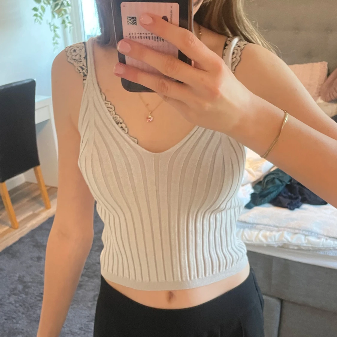 Vit ribbad linnetopp - 1