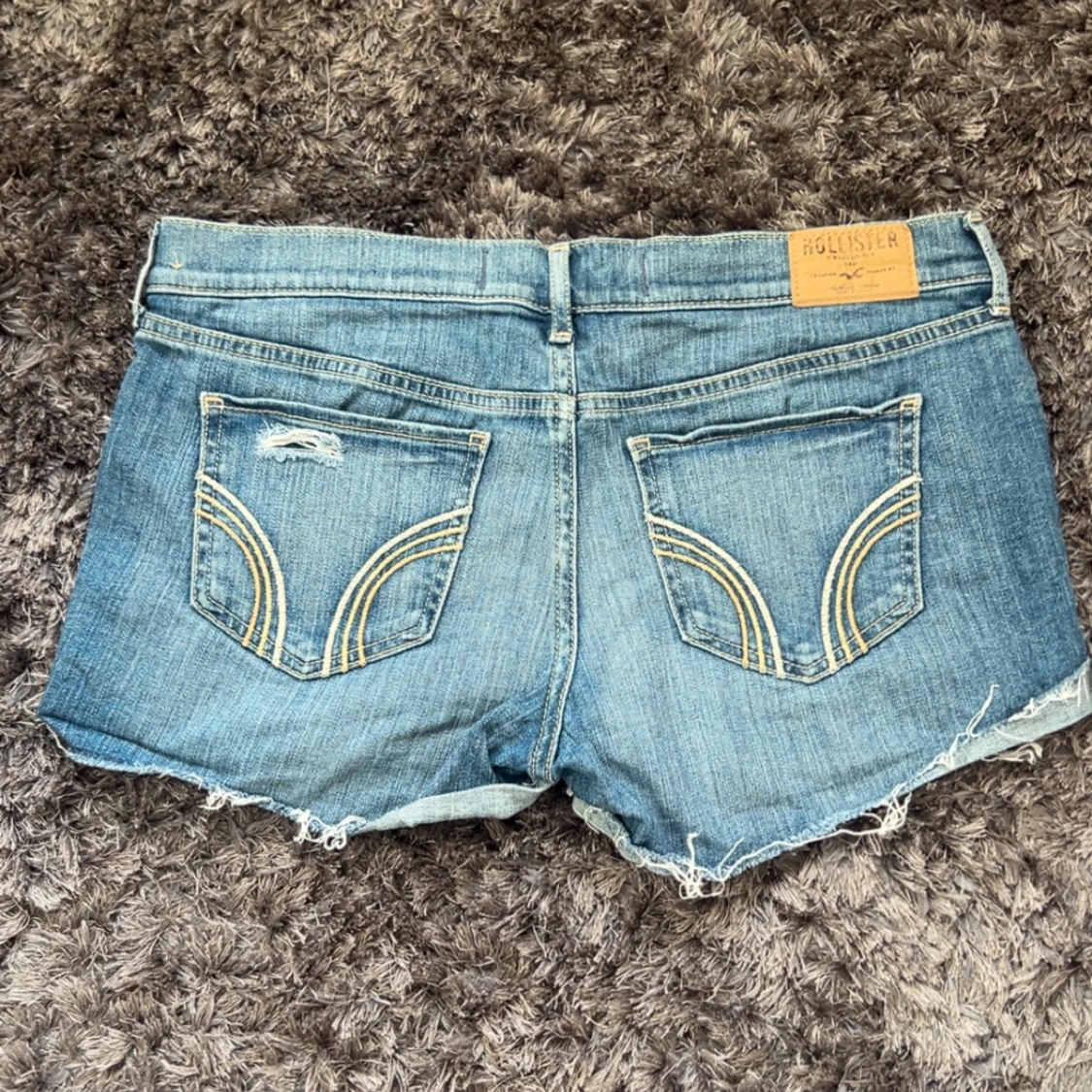 Blå jeansshorts från Hollister - 1