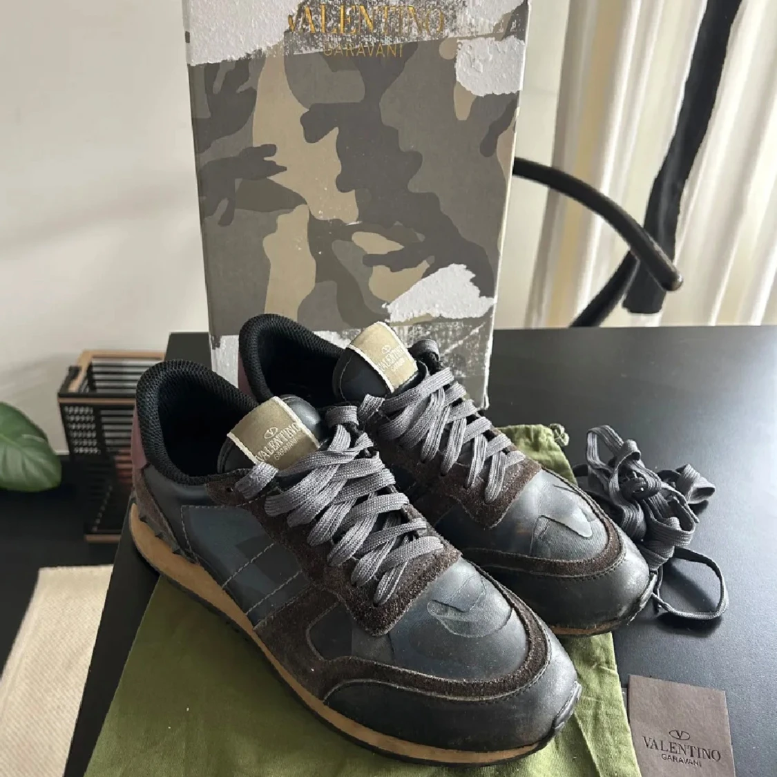 Valentino rockrunners
