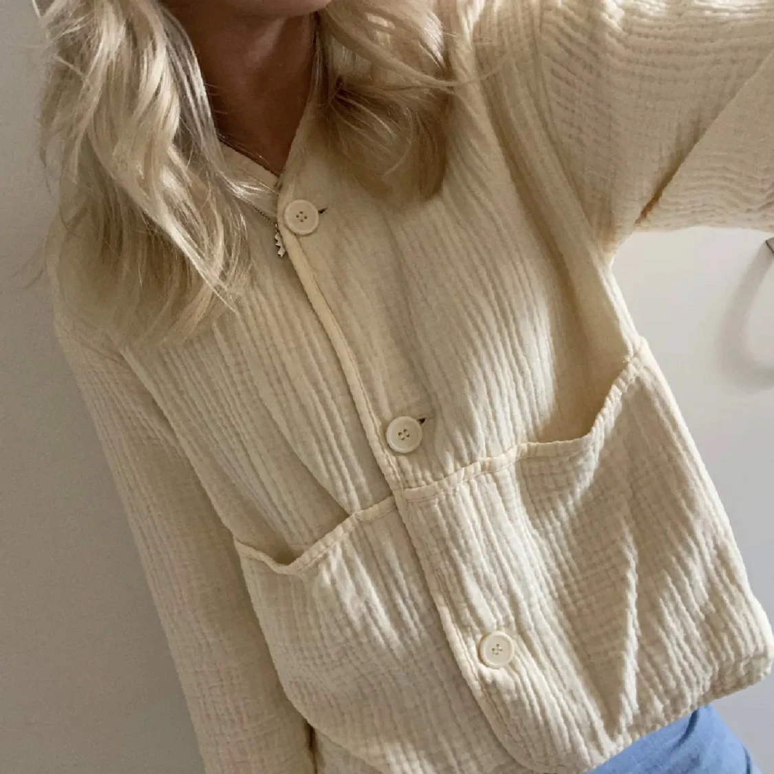 Beige cardigan jacka med knappar - 1