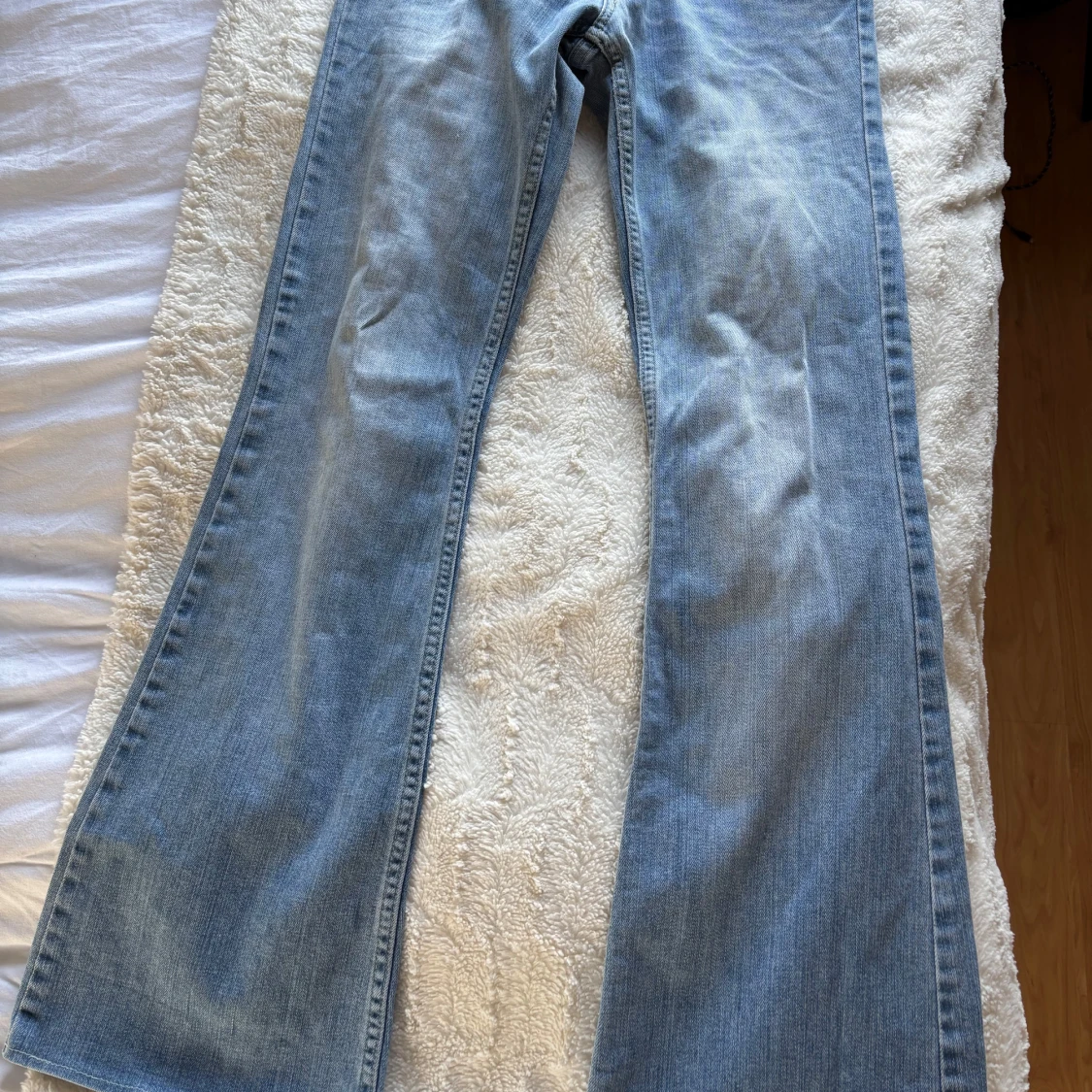 Blå bootcut jeans - 1