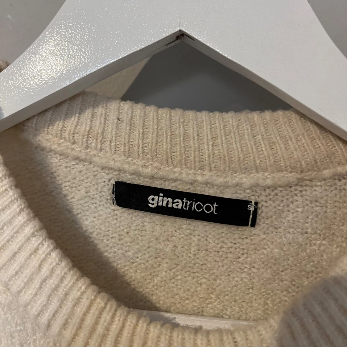 Beige tröja från Gina Tricot - 2