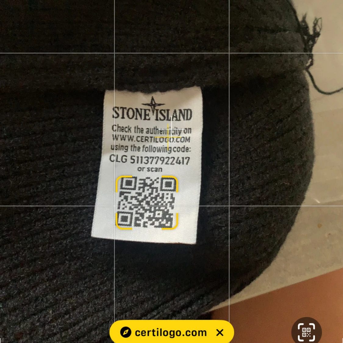 Svart stickad mössa från Stone Island - 2