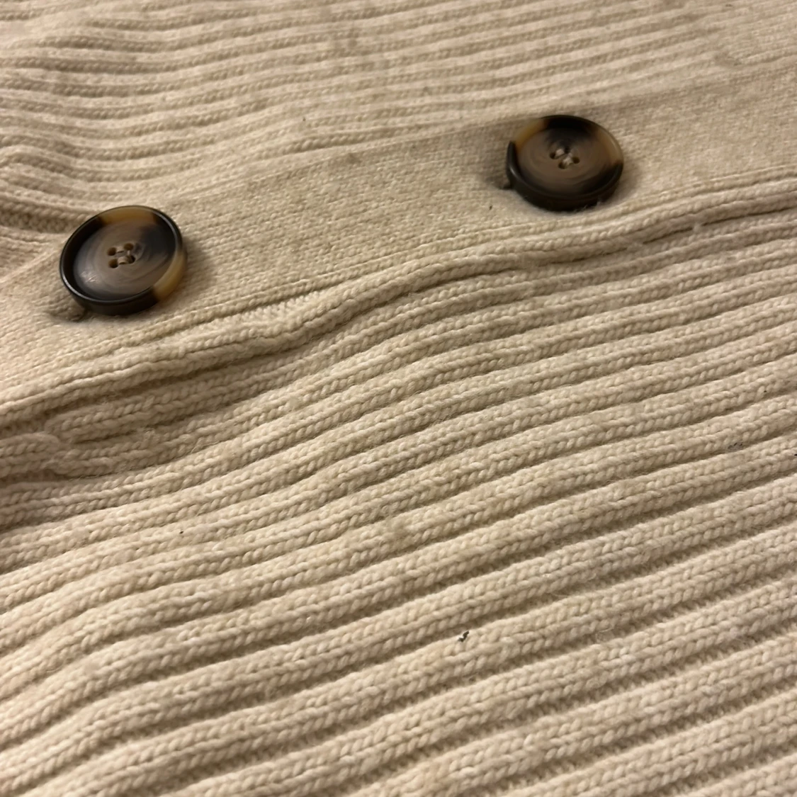 Beige stickad kofta från H&M - 2