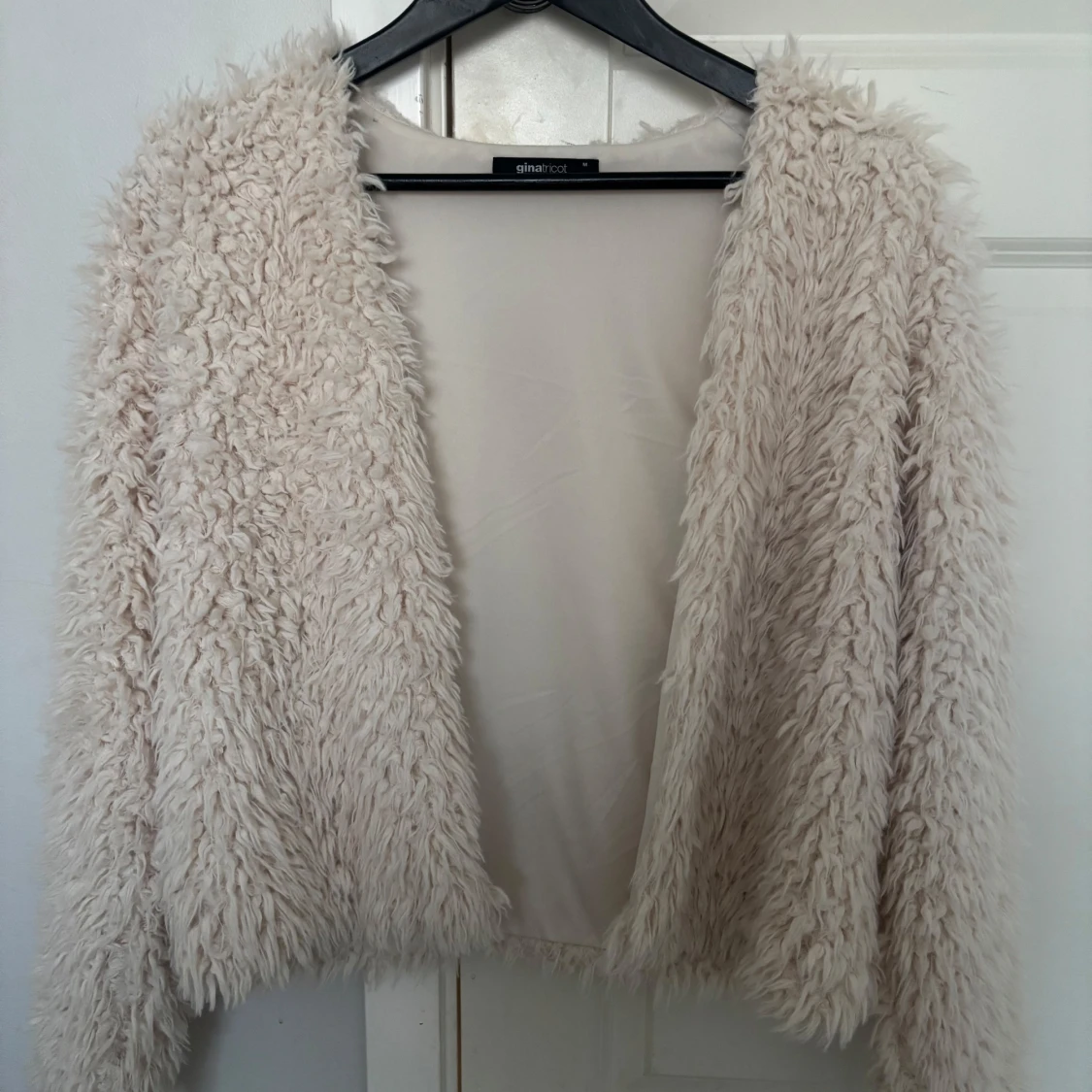 Beige teddyjacka från Gina tricot  - 1