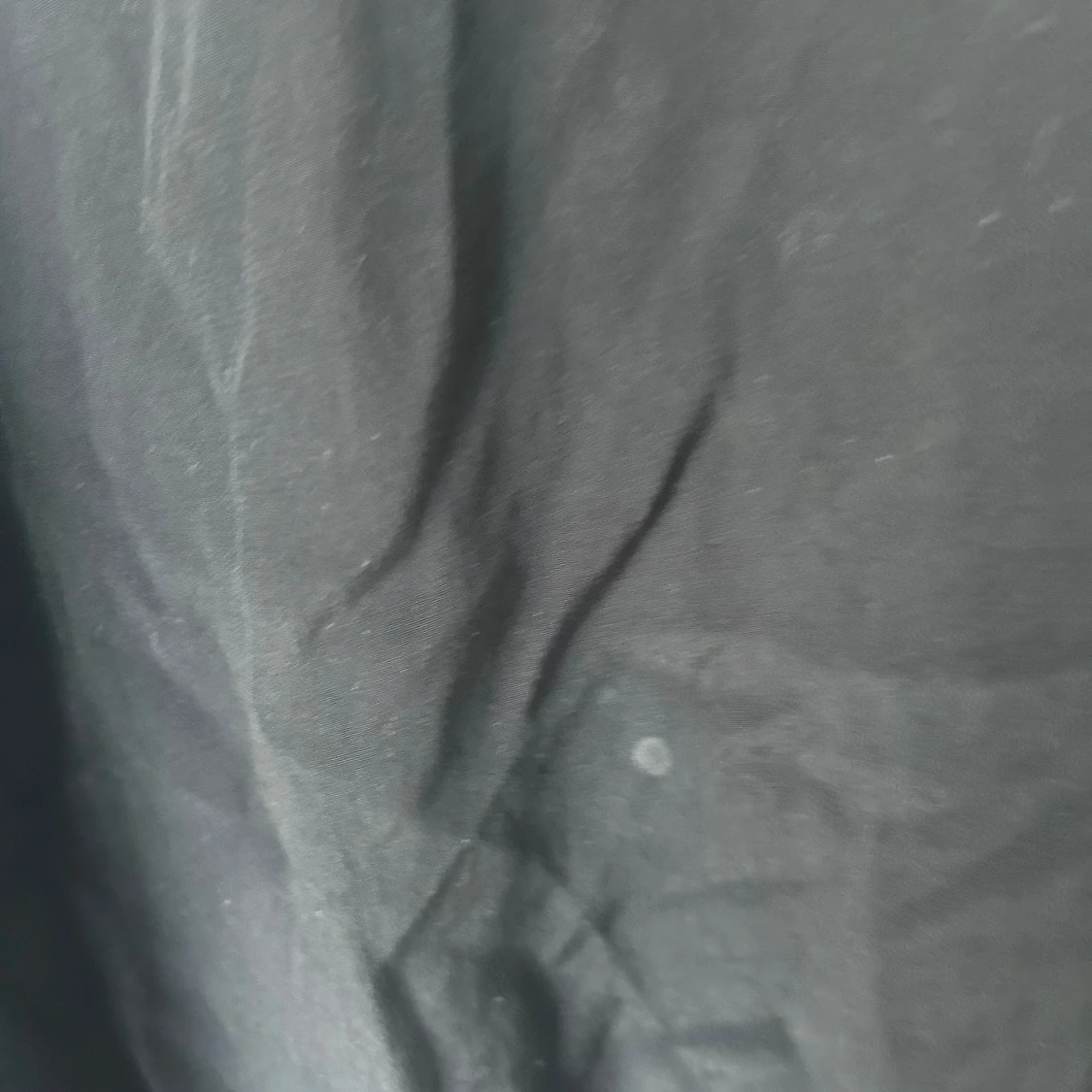 Svart blus med volang från VILA - 1