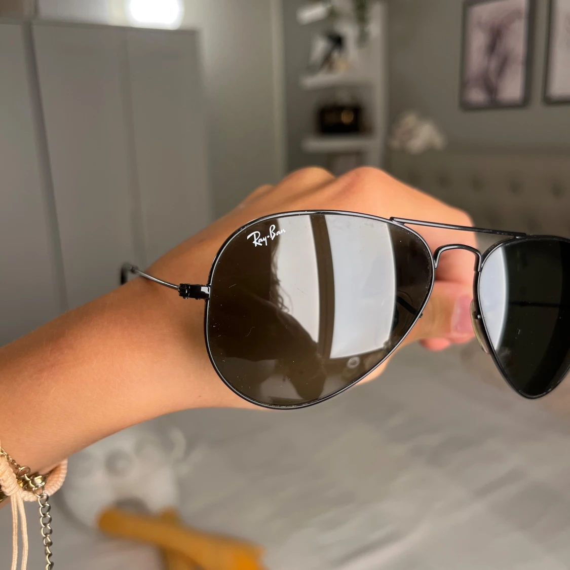 Svarta Ray-Ban aviator glasögon