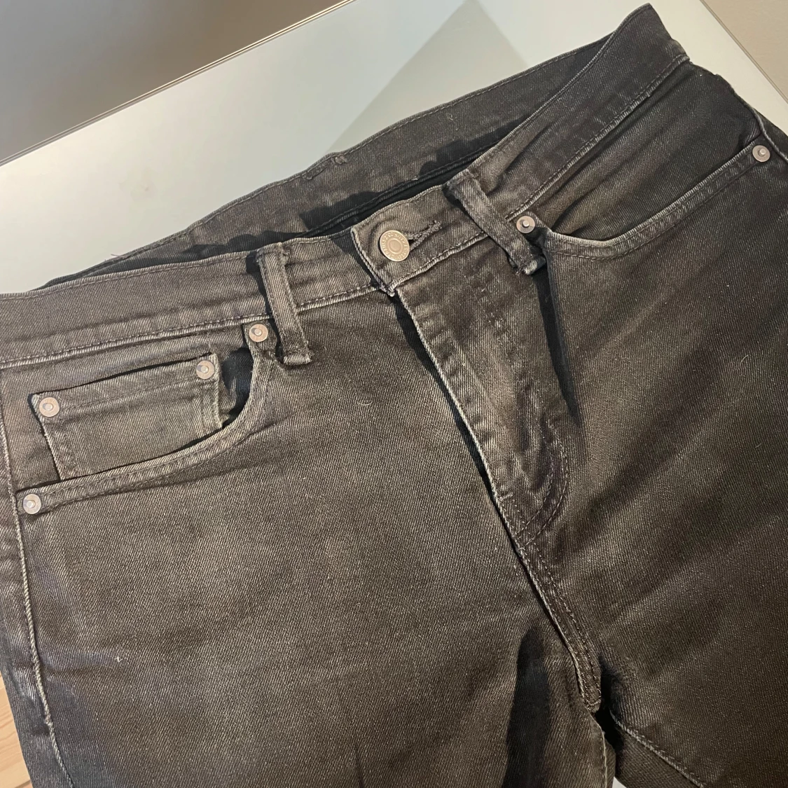 Svarta Levis jeansbyxor - 2