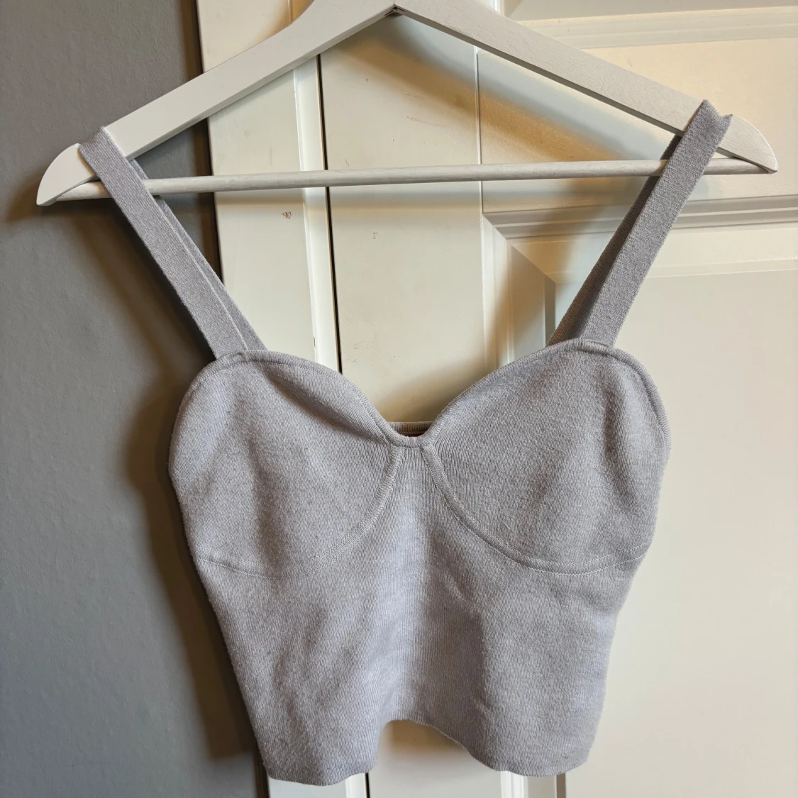 Ljusgrå ribbad korsettopp H&M - 2