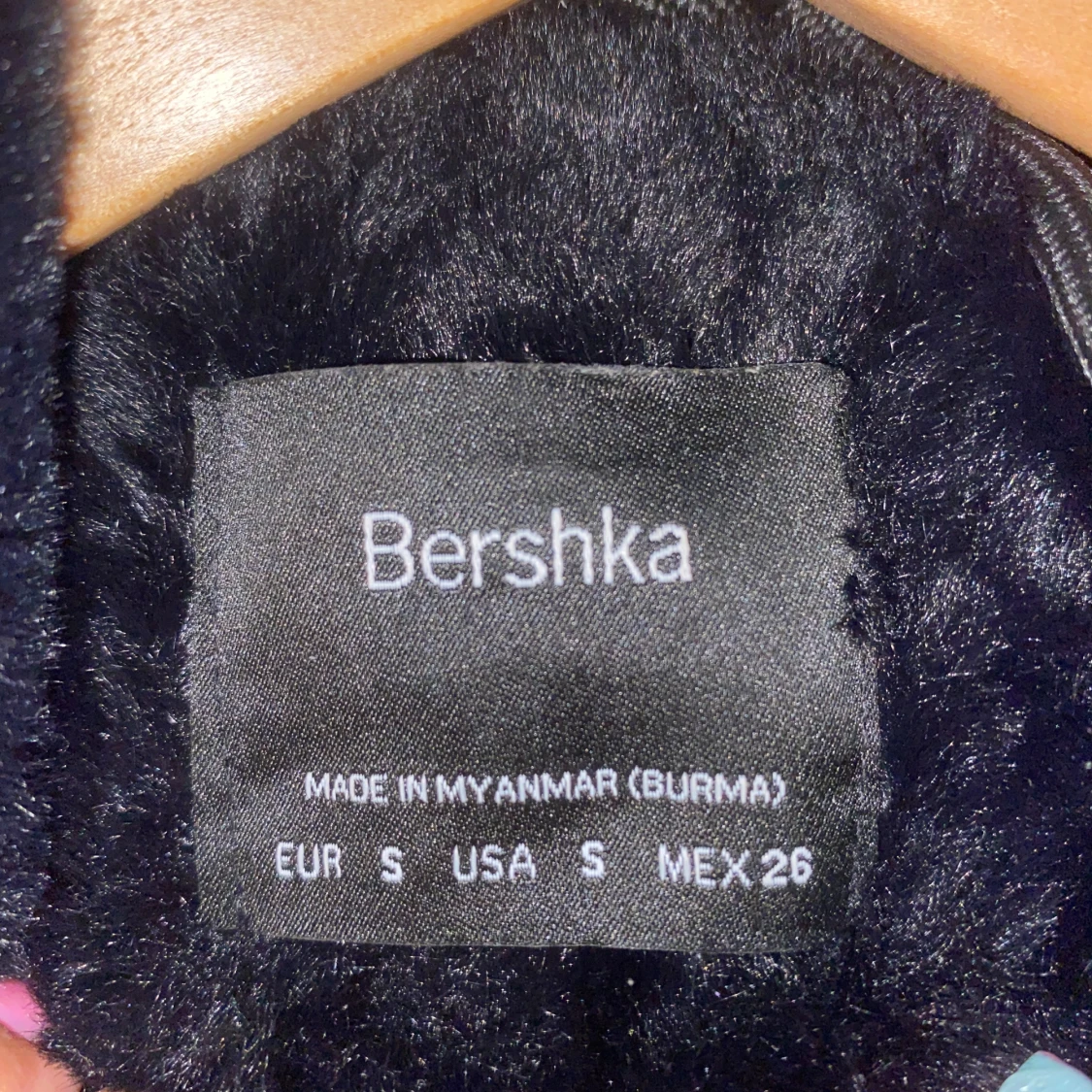 Svart päls jacka   - 1