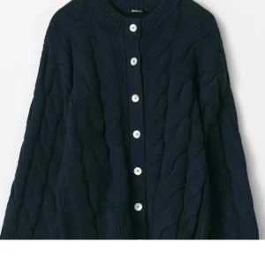 SÖKER!! Gina kofta  - Söker den populära koftan från gina i storlek xs eller s kan betala mellan 200-300