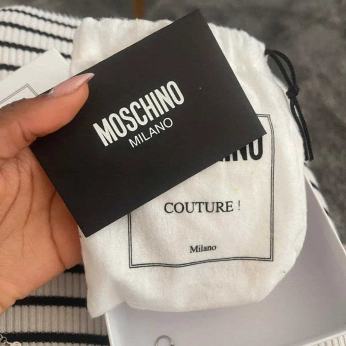 Svart Moschino bälte med silverdetaljer - 3