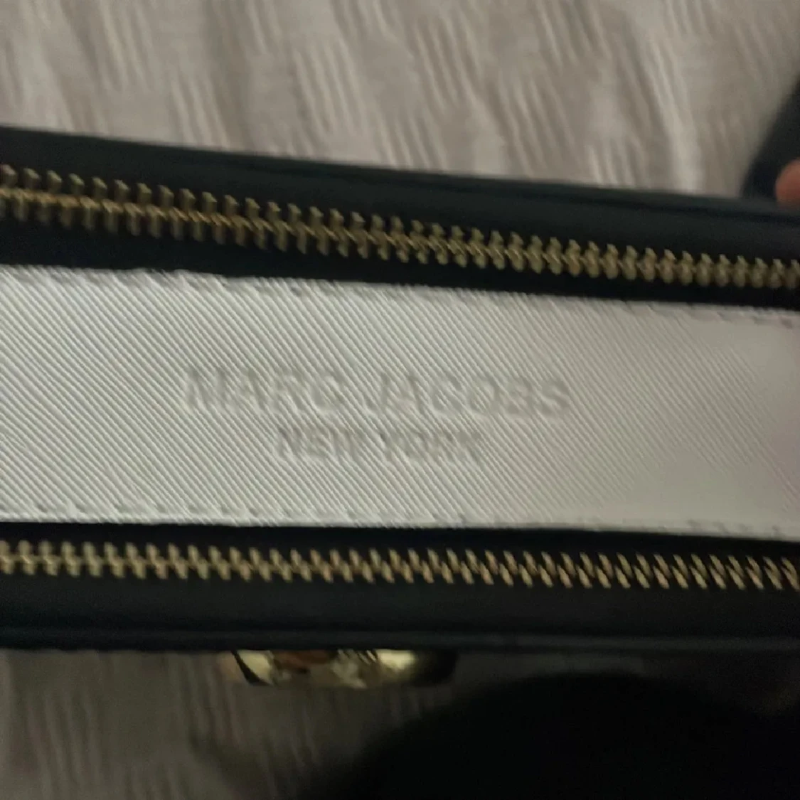 Svart axelväska från Marc Jacobs - 1