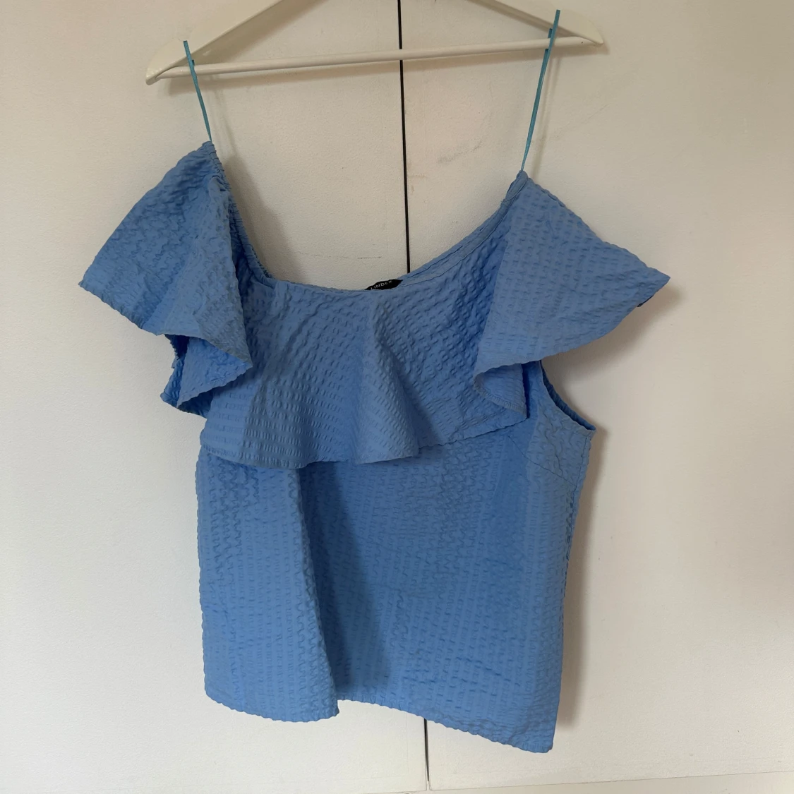 Blå topp med volang från Lindex - 2