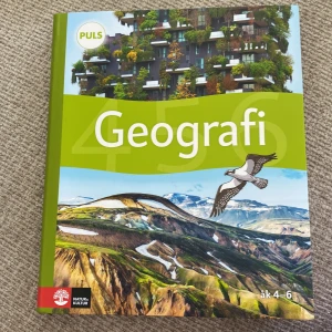 Geografi åk 4-6 helt ny! Nypris 518 kr! Fjärde upplagan.  - Upptäck världen med PULS Geografi! Lär dig om jordens krafter, klimat, naturresurser och hållbar utveckling. Perfekt för dig som vill förstå hur vår planet fungerar och varför geografi är viktigt. Passar årskurs 4-6 och är både lärorik och inspirerande.