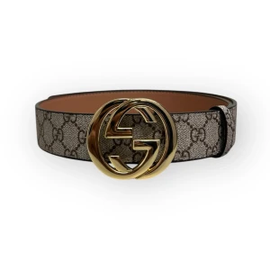 Gucci Bälte - Helt nytt aldrig använt. Storlek 110cm. Kan frakta eller mötas i Stockholm. Postar inom 24 timmar