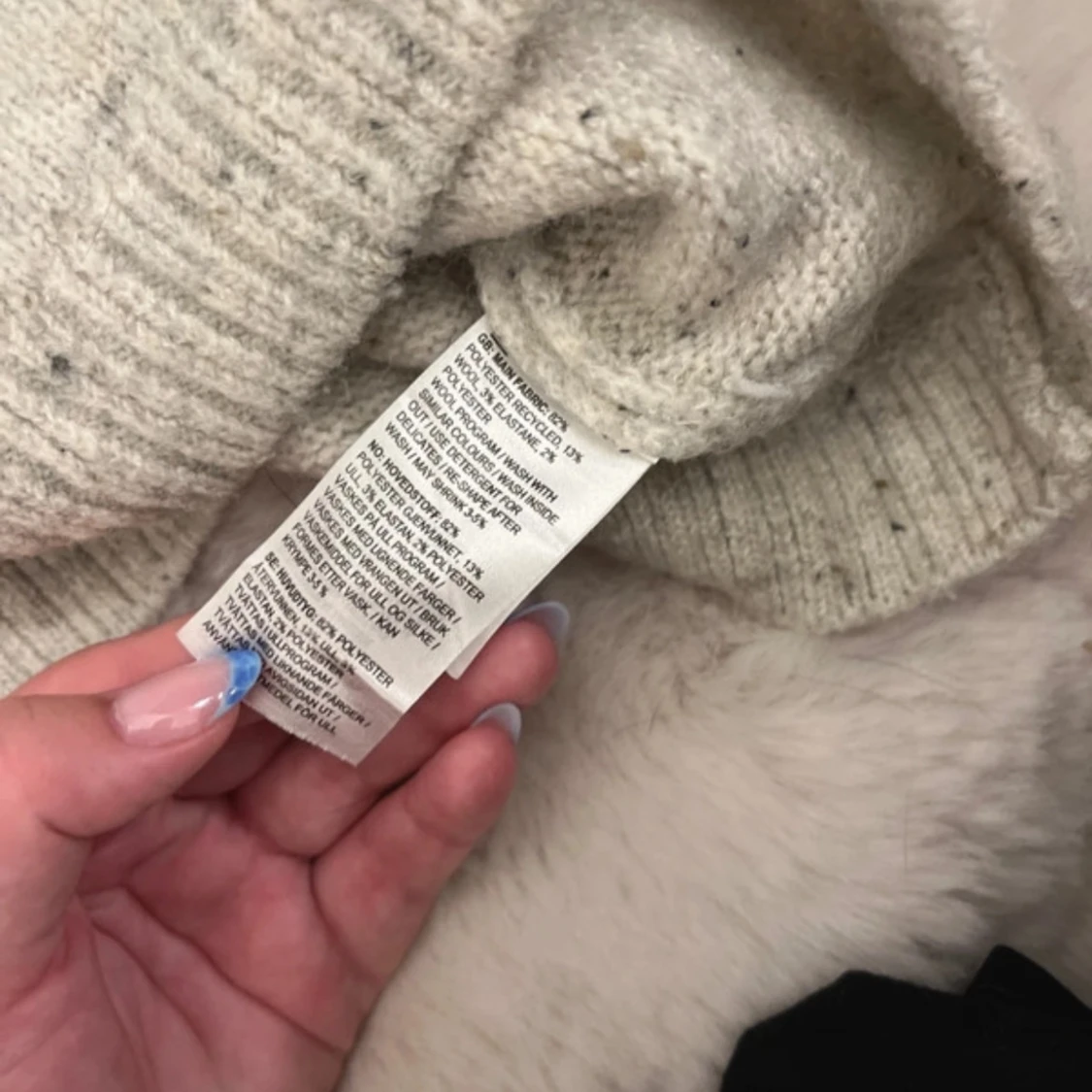 Ljusgrå stickad kofta från bikbok - 2