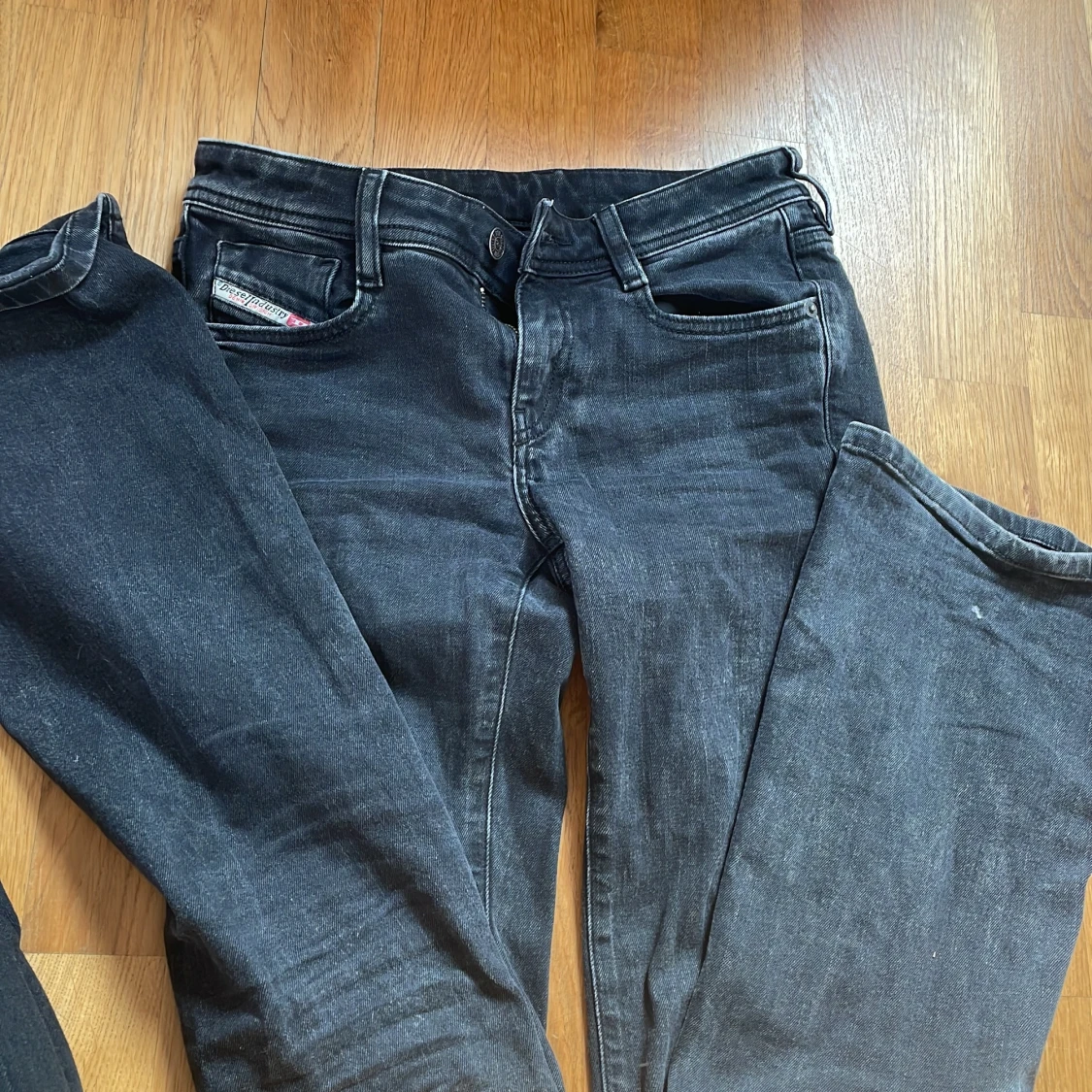 Svarta bootcut jeans från Diesel - 1