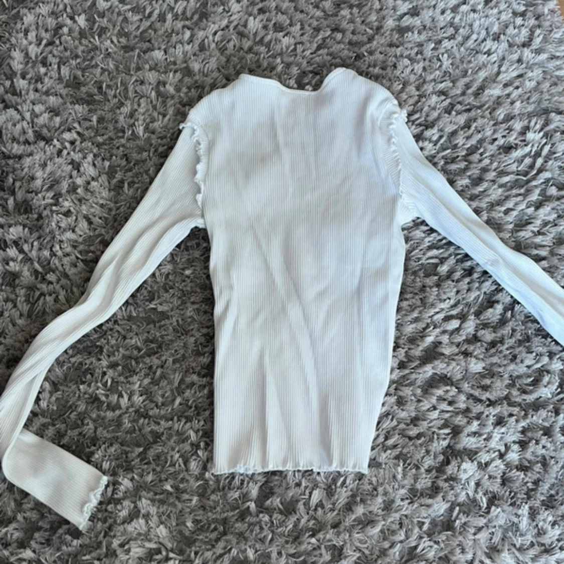 Vit ribbad långärmad topp från NA-KD - 1