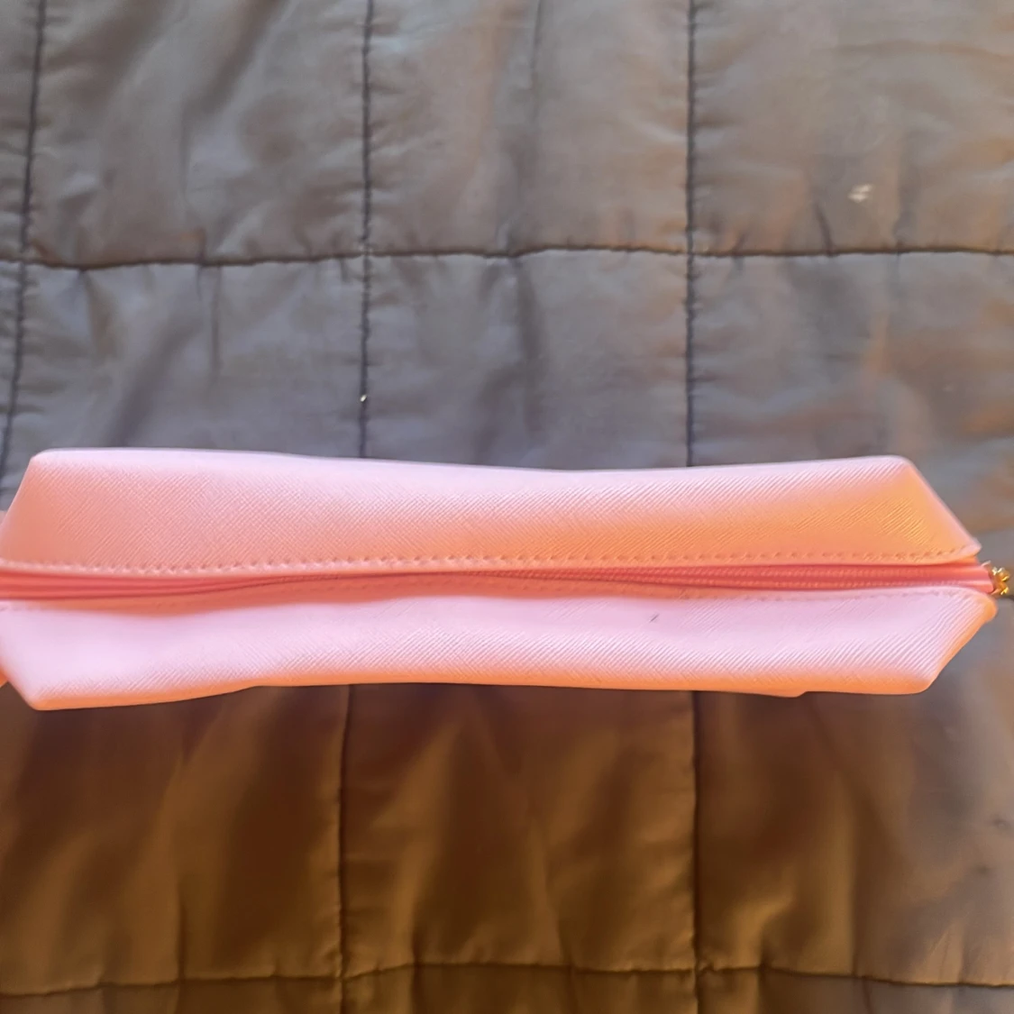 Rosa necessär med glittrig text - 4