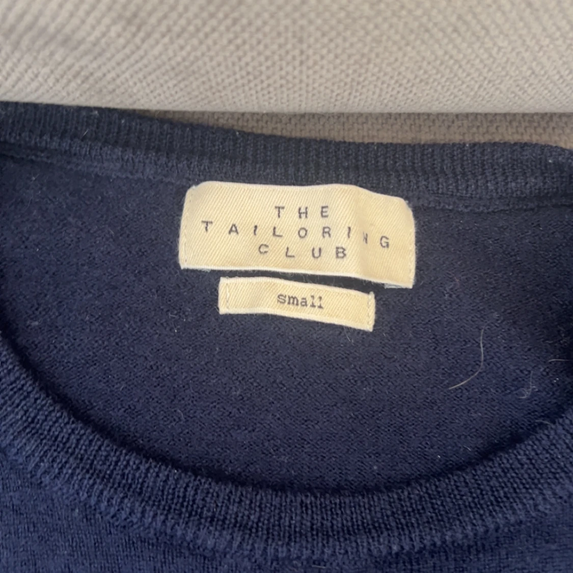 Mörkblå marrinoul  tröja från The Tailoring Club - 2