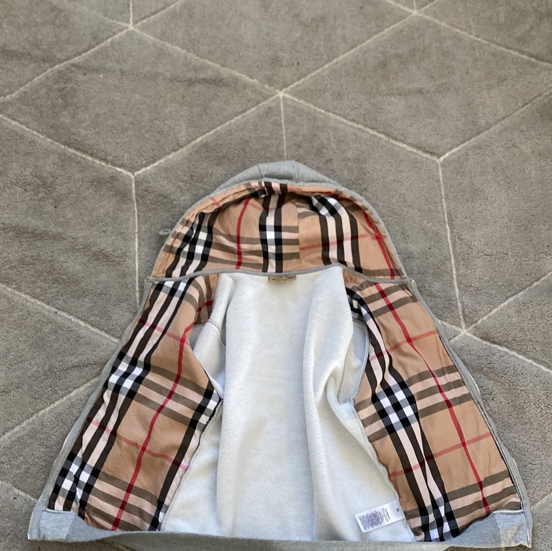 Grå hoodie med dragkedja från Burberry - 4