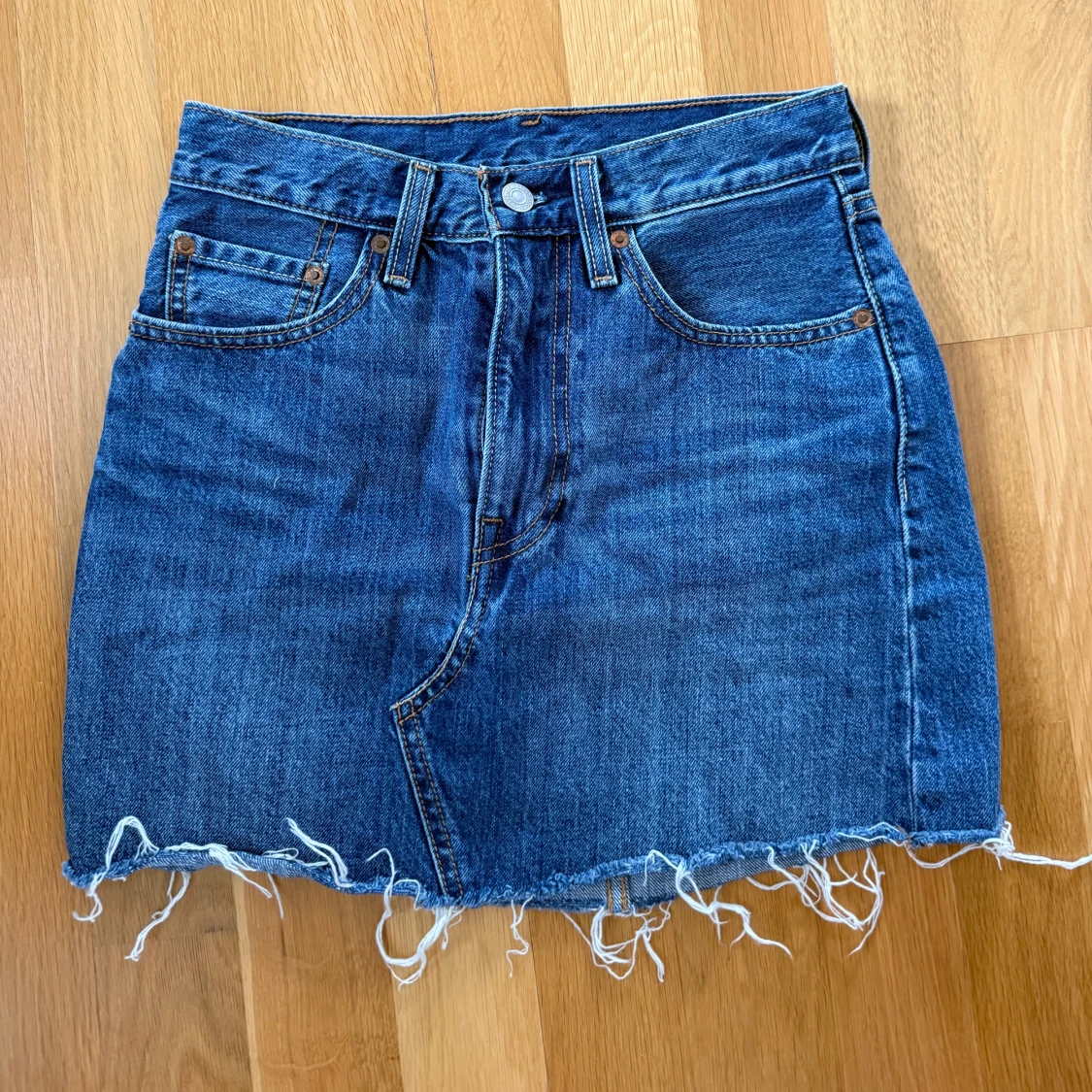 Levi’s jeanskjol  - 1