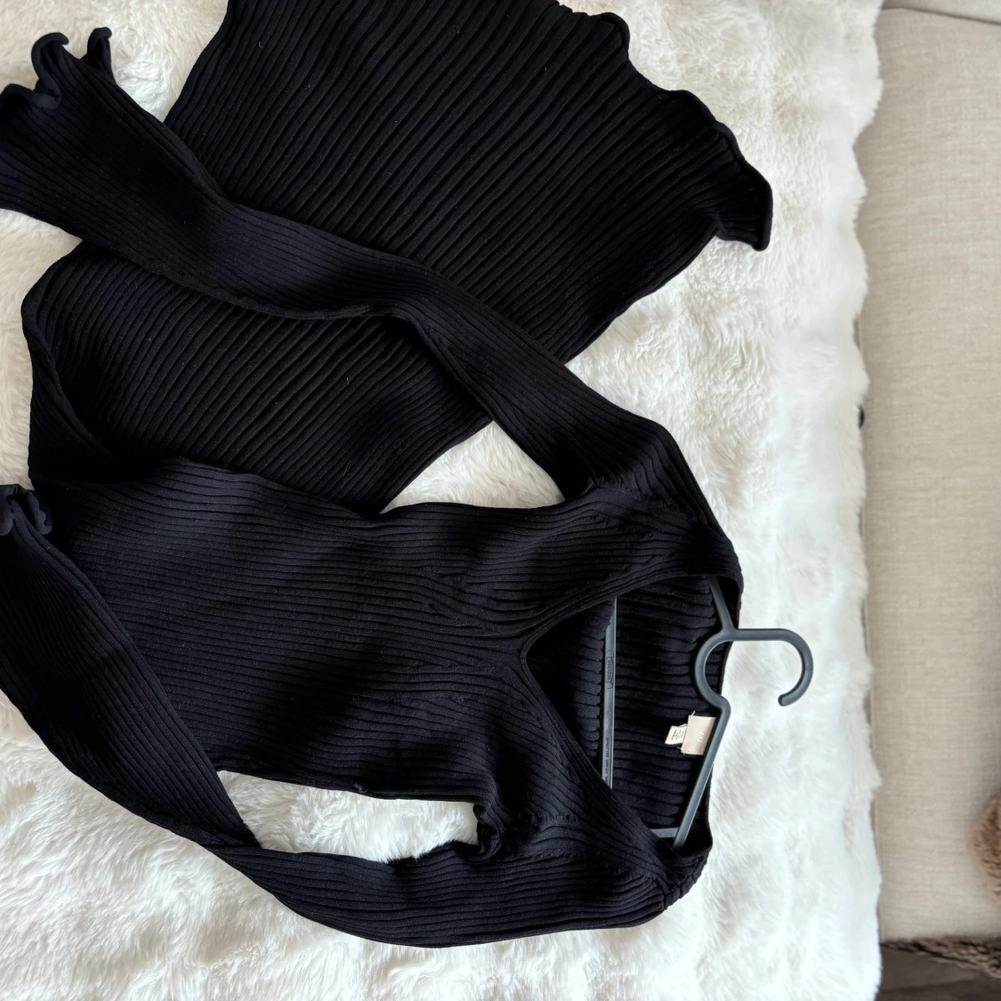 Svart ribbad långklänning från H&M - 1