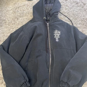 Stüssy workwear jacka - Använd fåtal gånger Stl. L passar även M. Ej äkta
