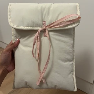 IPad fodral  - IPad fodral från Shein. Passar till iPad 9th generation.