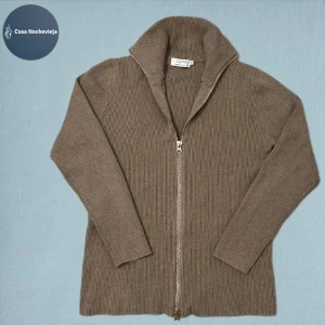 Ljung full zip - En super snygg tröja från Ljung, inga defekter , storlek S